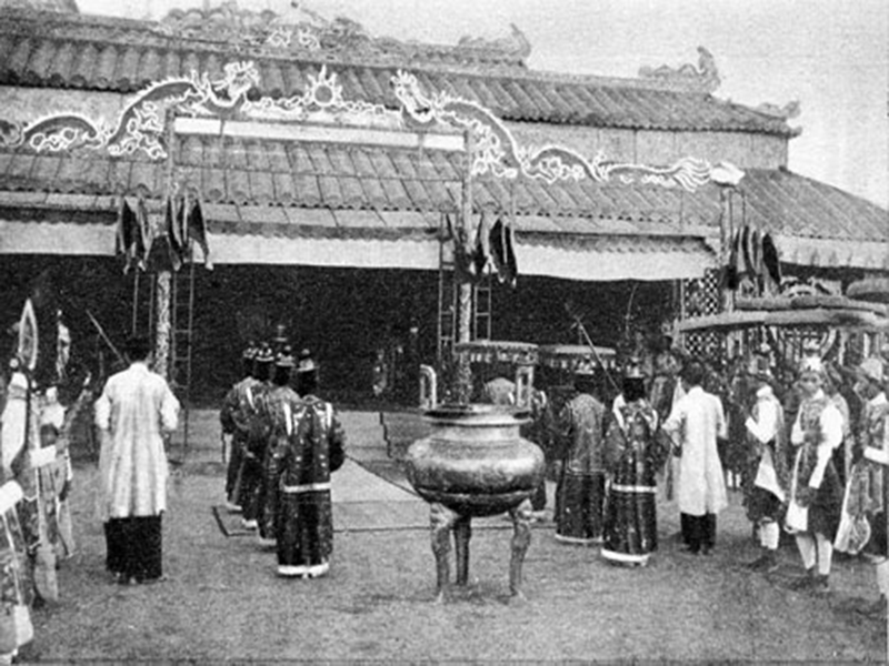 Thủy chung với vợ